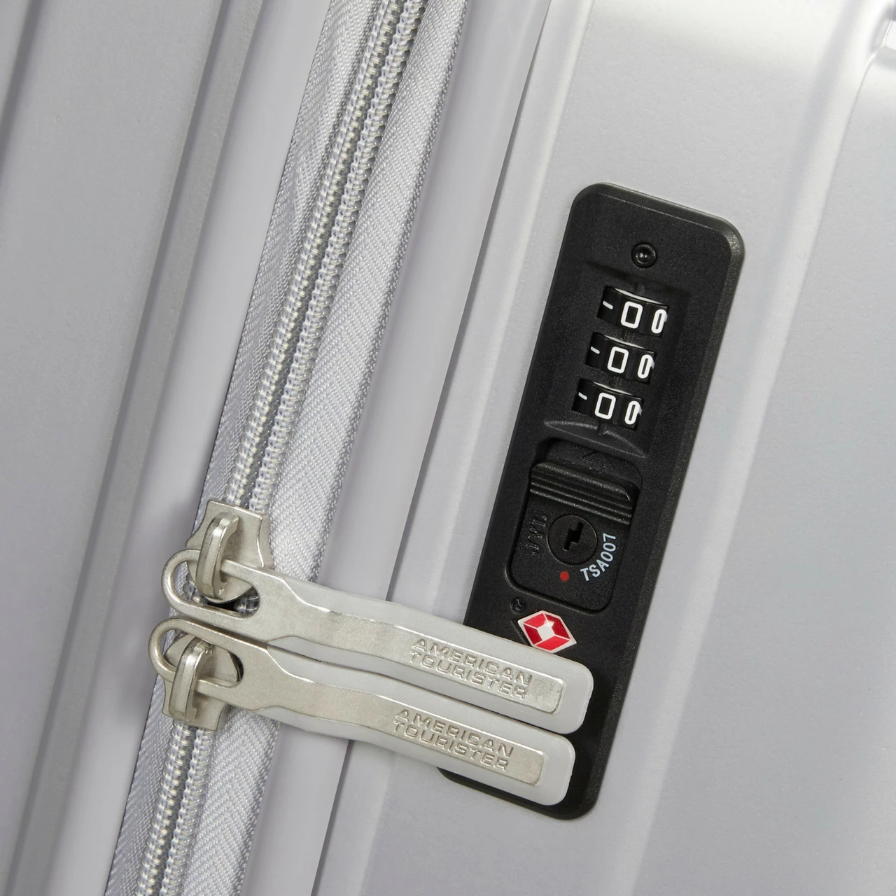 American Tourister Geopop 4 Wheel Medium Suitcase - 67cm 17 American Tourister Geopop 4 Wheel Medium Suitcase - 67cm - Image 17