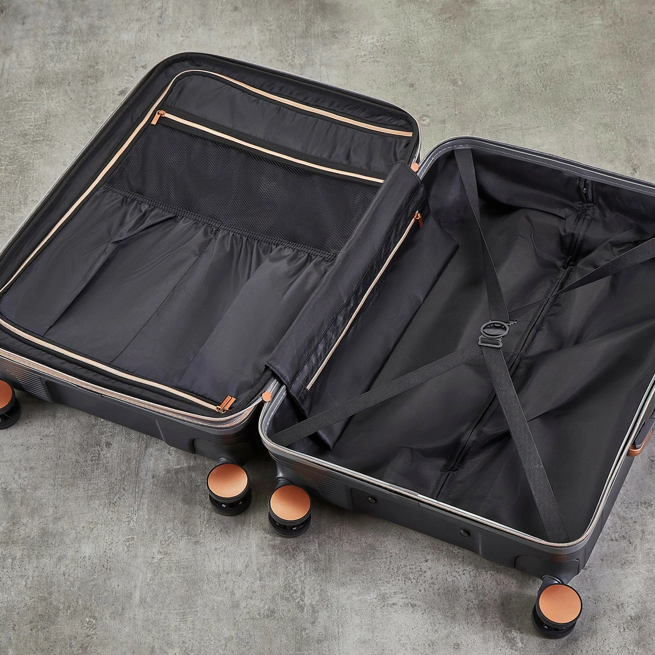 Rock Mayfair 4 Wheel Expandable Medium Suitcase - 65cm 7 Rock Mayfair 4 Wheel Expandable Medium Suitcase - 65cm - Image 7
