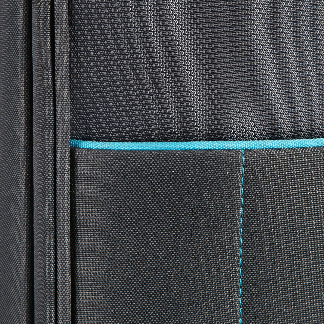 American Tourister Funshine 4 Wheel Medium Suitcase - 66cm 9 American Tourister Funshine 4 Wheel Medium Suitcase - 66cm - Image 9