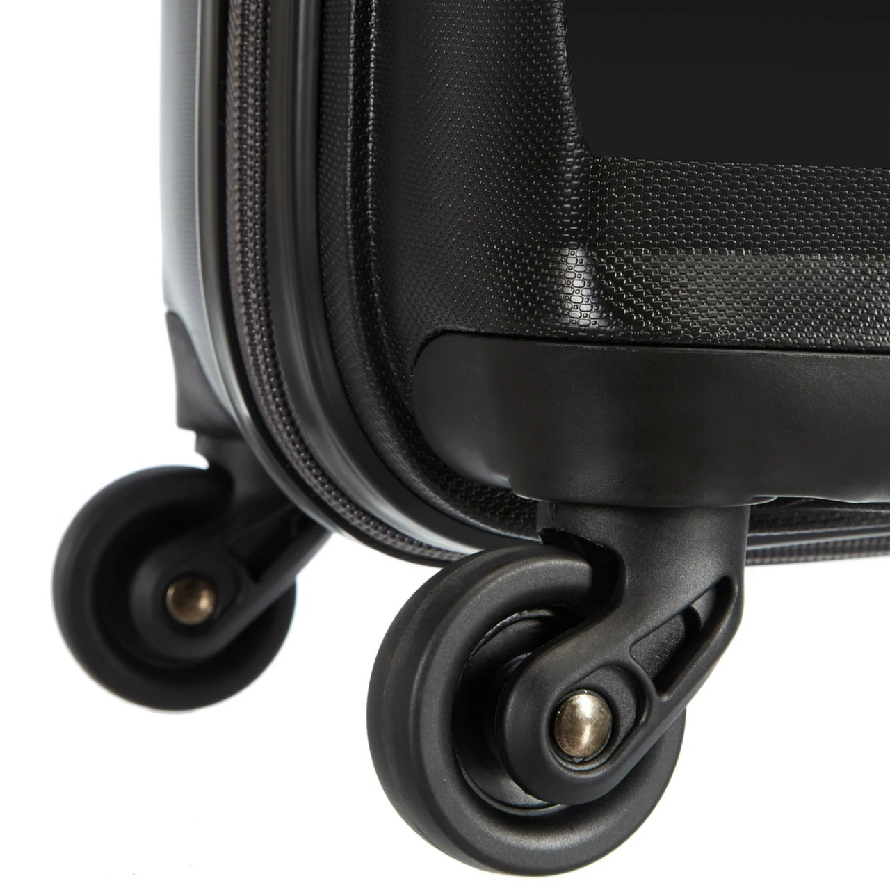 American Tourister Bon Air 4 Wheel Medium Suitcase - 66cm 11 American Tourister Bon Air 4 Wheel Medium Suitcase - 66cm - Image 11