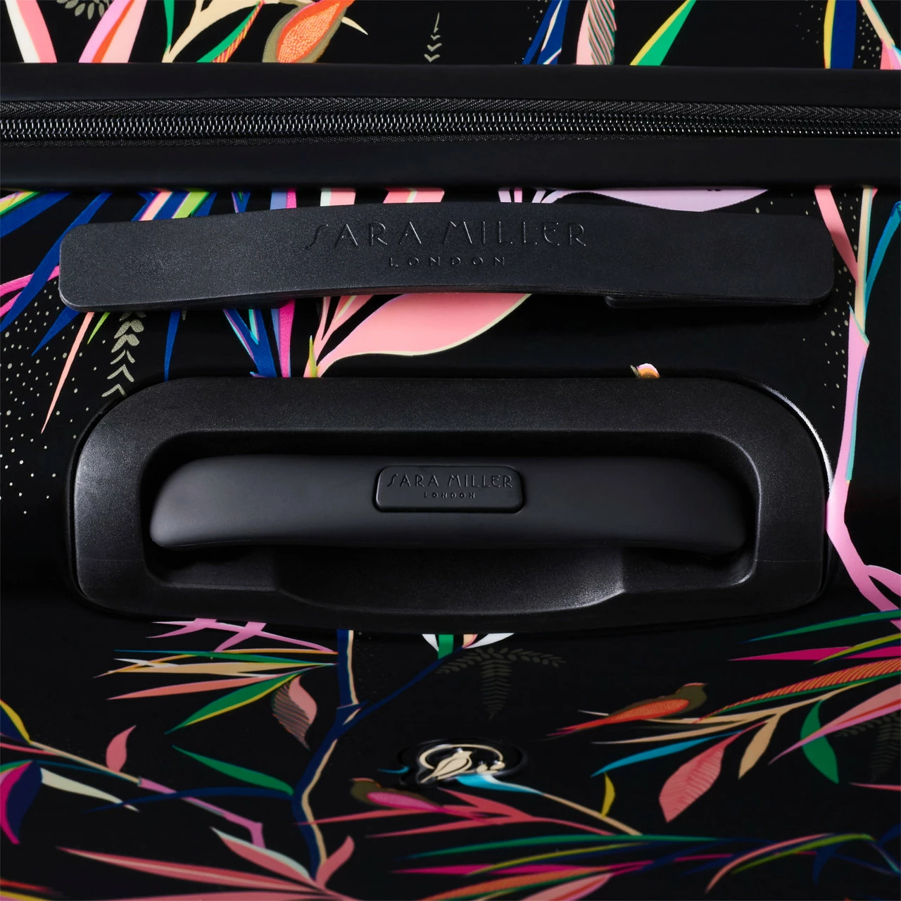 Sara Miller 4 Wheel Large Suitcase - 77cm 6 Sara Miller 4 Wheel Large Suitcase - 77cm - Image 6