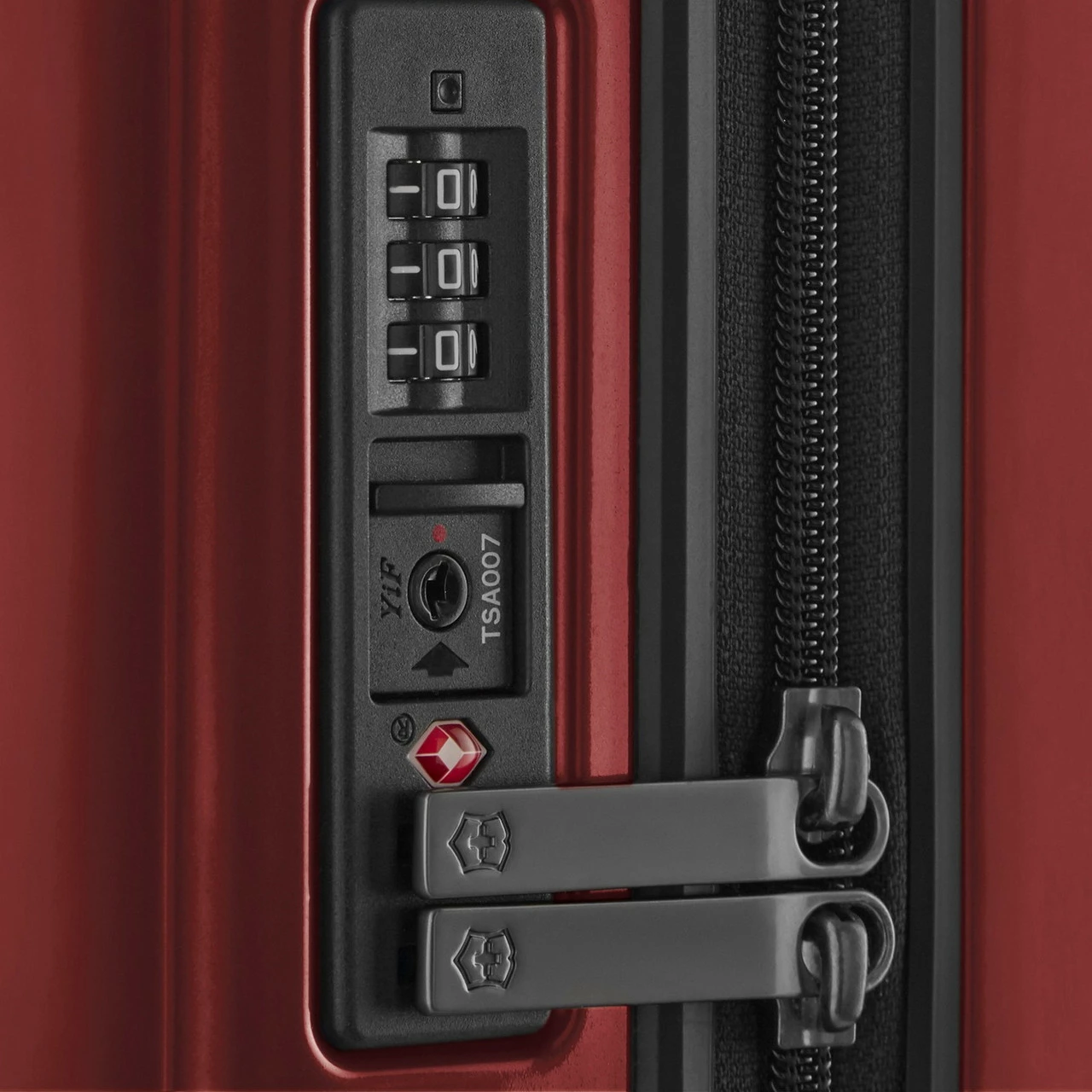 Victorinox Airox Medium Suitcase - 69cm 12 Victorinox Airox Medium Suitcase - 69cm - Image 12