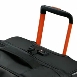 American Tourister Urban Track Ltd Wheeled Duffle M - 68cm 17 American Tourister Urban Track Ltd Wheeled Duffle M - 68cm -Zime Luggage Sales URBAN TRACK DUFFLEWH M LMTD L WHEEL HANDLE 89219.1695042231