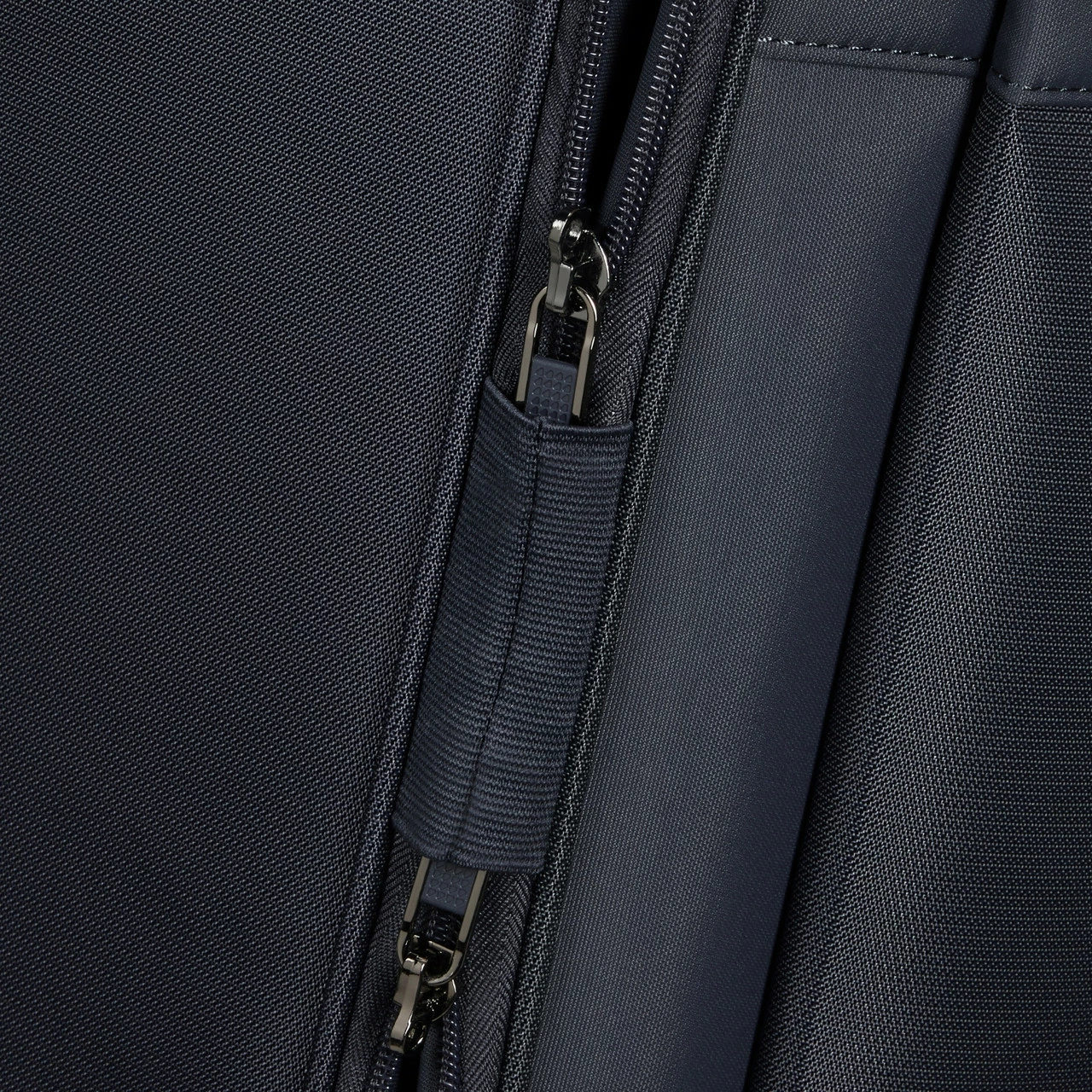 Samsonite Airea 4 Wheel Expandable Large Suitcase - 78cm 9 Samsonite Airea 4 Wheel Expandable Large Suitcase - 78cm - Image 9